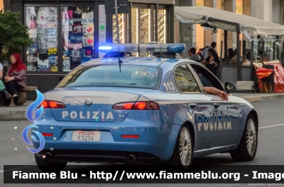 Alfa-Romeo 159
Polizia di Stato
Squadra Volante
POLIZIA F5254
Parole chiave: Alfa-Romeo 159 POLIZIAF5254