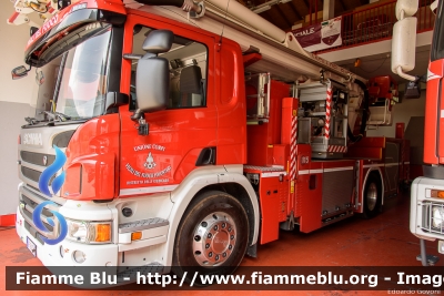 Scania P320 II serie
Vigili del Fuoco
Unione Distrettuale delle Giudicarie
Veicolo ospitato dal Corpo Volontario di Storo (TN)
Piattaforma aerea B34 da 34 metri allestimento Rosenbauer
VF 9J6 TN
Parole chiave: Scania P320_IIserie VF9J6TN