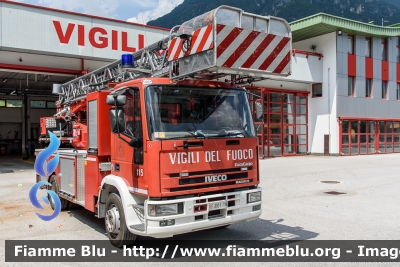 Iveco 120E23 I serie
Vigili del Fuoco
Unione Distrettuale delle Giudicarie
Veicolo ospitato dal Corpo Volontario di Tione (TN)
Allestimento Magirus
VF D01 TN
Parole chiave: Iveco 120E23_Iserie VFD01TN