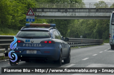 Alfa-Romeo 159 Sportwagon Q4 
Polizia di Stato
Polizia Stradale
POLIZIA F9374
Parole chiave: Alfa-Romeo 159_Sportwagon_Q4 POLIZIAF9374