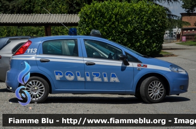 Fiat Grande Punto
Polizia di Stato
Servizio Aereo
POLIZIA H7266
Parole chiave: Fiat Grande_Punto POLIZIAH7266