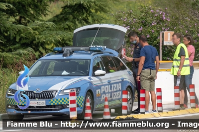 Skoda Superb Wagon 4x4 III serie
Polizia di Stato
Polizia Stradale
in servizio sulla A22 "Modena-Brennero"
POLIZIA M4340
Parole chiave: Skoda Superb_Wagon_4x4_IIIserie POLIZIAM4340