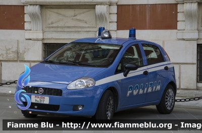 Fiat Grande Punto
Polizia di Stato
POLIZIA H0317
Parole chiave: Fiat Grande_Punto POLIZIAH0317