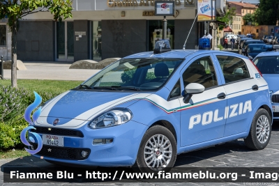 Fiat Punto VI serie
Polizia di Stato 
Allestimento Nuova Carrozzeria Torinese
Decorazione grafica Artlantis
POLIZIA N5442
Parole chiave: Fiat Punto_VIserie POLIZIAN5442 Festa_della_Repubblica_2019