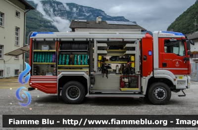 Man TGM 18.340 4x4 II serie
Vigili del Fuoco
Distretto della Valsugana e Tesino
Corpo Volontario di Grigno (TN)
Allestimento Rosenbauer
VF 8E5 TN
Parole chiave: Man TGM_18.340_4x4_IIserie VF8E5TN