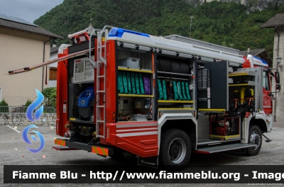 Man TGM 18.340 4x4 II serie
Vigili del Fuoco
Distretto della Valsugana e Tesino
Corpo Volontario di Grigno (TN)
Allestimento Rosenbauer
VF 8E5 TN
Parole chiave: Man TGM_18.340_4x4_IIserie VF8E5TN