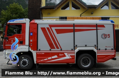 Man TGM 18.340 4x4 II serie
Vigili del Fuoco
Distretto della Valsugana e Tesino
Corpo Volontario di Grigno (TN)
Allestimento Rosenbauer
VF 8E5 TN
Parole chiave: Man TGM_18.340_4x4_IIserie VF8E5TN