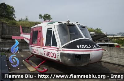 Agusta Bell AB204
Vigili del Fuoco
Drago 42
Elicottero monumentato presso il Comando Provinciale di La Spezia
Parole chiave: Agusta Bell AB204