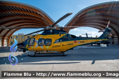 Leonardo AW169M
Guardia di Finanza
Reparto Operativo AereoNavale
Sezione Aerea di Pisa
Volpe 509
Parole chiave: Leonardo AW169M