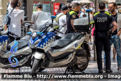 Yamaha X-Max 125
España - Spagna
Guardia Urbana
Ajuntament de Barcelona
GU296
Parole chiave: Yamaha X-Max_125