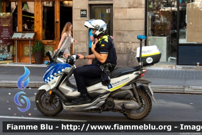 Yamaha X-Max 125
España - Spagna
Guardia Urbana
Ajuntament de Barcelona
GU368
Parole chiave: Yamaha X-Max_125