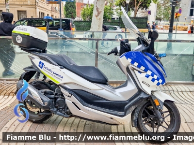 Yamaha X-Max 125
España - Spagna
Guardia Urbana
Ajuntament de Barcelona
GU376
Parole chiave: Yamaha X-Max 125