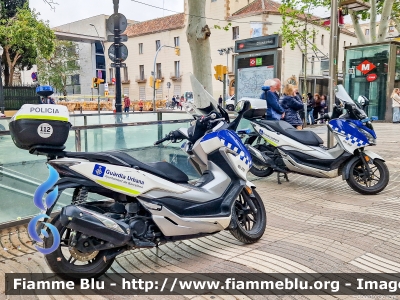 Yamaha X-Max 125
España - Spagna
Guardia Urbana
Ajuntament de Barcelona
GU376
Parole chiave: Yamaha X-Max 125