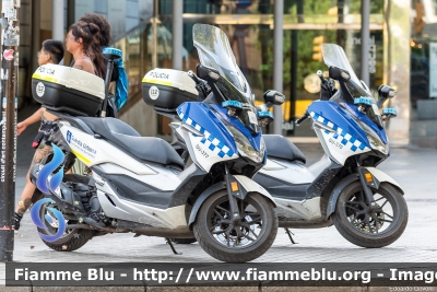 Yamaha X-Max 125
España - Spagna
Guardia Urbana
Ajuntament de Barcelona
GU370
Parole chiave: Yamaha X-Max_125