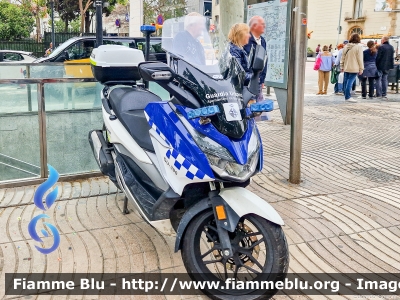 Yamaha X-Max 125
España - Spagna
Guardia Urbana
Ajuntament de Barcelona
GU380
Parole chiave: Yamaha X-Max 125