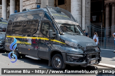 Iveco Daily VI serie restyle
Guardia di Finanza
Automezzo Blindato per Ordine Pubblico
Allestimento Sperotto
GdiF 521 BP
Parole chiave: Iveco Daily_VIserie_restyle GdiF521BP festa_della_repubblica_2023