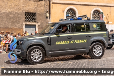 Land-Rover Defender 110 II serie
Guardia di Finanza
Soccorso Alpino
Allestimento Elevox
GdiF 550 BQ
Parole chiave: Land-Rover Defender_110_IIserie Festa_della_repubblica2023 GdiF550BQ