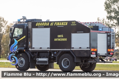 Volvo FL 814R 4x4 V serie
Guardia di Finanza
Reparto Operativo Aereonavale
Centro di Aviazione di Pratica di Mare
Allestimento Rosenfire
GdiF 965 BQ
Parole chiave: Volvo FL_814R_4x4_Vserie GdiF965BQ