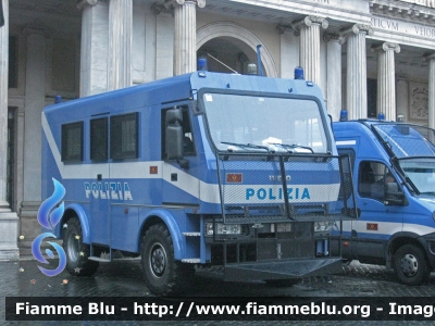 Iveco EuroCargo 4x4 II serie
Polizia di Stato
POLIZIA F7764
Parole chiave: Iveco EuroCargo_4x4_IIserie POLIZIAF7764