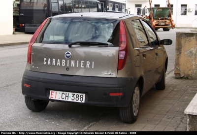 Fiat Punto III serie
Carabinieri
Polizia Militare presso il Battaglione Paracadutisti "Folgore"
EI CH 388
Parole chiave: Fiat Punto_IIIserie EICH388