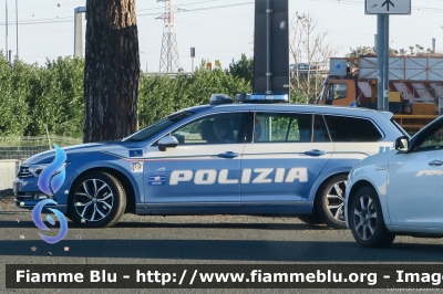 Vokswagen Passat Variant VIII serie
Polizia di Stato
Polizia Stradale in servizio sull'Autocamionale della Cisa
*Variante Allestimento*
Parole chiave: Vokswagen Passat_Variant_VIIIserie