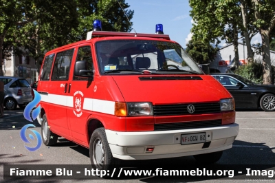 Volkswagen Transporter T4
Vigili del Fuoco
Unione Distrettuale Bolzano
Corpo Volontario di Cornaiano (BZ)
Freiwillige Feuerwehr Girlan
VF 0GW BZ
Parole chiave: Volkswagen Transporter_T4 VF0GWBZ