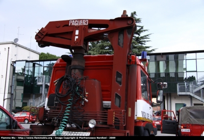 Iveco 330-35
Vigili del Fuoco
Comando Provinciale di Firenze
Colonna Mobile Regionale Toscana
VF 15566
Parole chiave: Iveco 330-35 VF15566