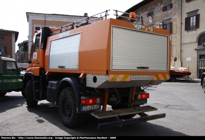 Mercedes-Benz Unimog U300
Regione Toscana - Provincia di Pisa
Servizio Antincendi Boschivi
Servizio Protezione e Difesa Fauna
Allestimento: Giletta
Parole chiave: Mercedes-Benz Unimog_U300 Giornate_della_Protezione_Civile_Pisa_2009