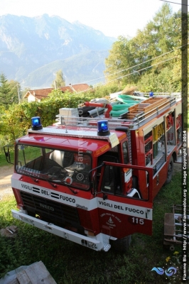 Iveco CM80
Vigili del Fuoco
Distretto della Valsugana e Tesino
Corpo Volontario di Grigno (TN)
VF D80 TN
*Dismesso*
Parole chiave: Iveco CM80 VFD80TN