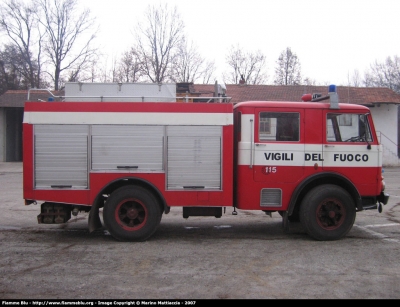 OM 150
Vigili del Fuoco
Comando Provinciale di Torino
Distaccamento volontario di Montalenghe (TO)
AutoPompaSerbatoio nel 2007 ancora operativa
VF 8803
Parole chiave: OM 150 VF8803