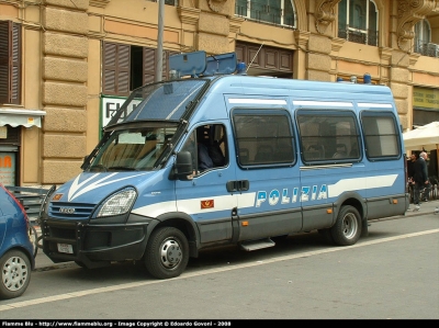 Iveco Daily IV serie
Polizia di Stato
Rep. Mobile
Parole chiave: Iveco_Daily_IV_serie Reparto_Mobile Festa_della_Polizia_2008 F7795