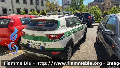 Kia Stonic
Polizia Locale
Comune di Milano
Numero Automezzo: 1602
POLIZIA LOCALE YA 464 AL
Parole chiave: Kia Stonic POLIZIALOCALEYA464AL