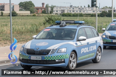 Skoda Octavia Wagon V serie
Polizia di Stato
Polizia Stradale
Allestimento Focaccia
POLIZIA M4706 Auto 6
POLIZIA M5285 Auto 7
In scorta alla Mille Miglia 2022
Parole chiave: Skoda Octavia_Wagon_Vserie POLIZIAM4706 POLIZIAM5285