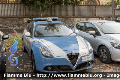 Alfa-Romeo Nuova Giulietta restyle
Polizia di Stato
Squadra Volante
Questura de L'Aquila
Allestimento NCT Nuova Carrozzeria Torinese
POLIZIA M6274
Parole chiave: Alfa-Romeo Nuova_Giulietta_restyle POLIZIAM6274