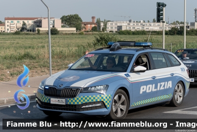 Skoda Superb Wagon III serie restyle
Polizia di Stato
Polizia Stradale
POLIZIA M6364
Auto 8
In scorta alla Mille Miglia 2022
Parole chiave: Skoda Superb_Wagon_IIIserie_restyle POLIZIAM6364