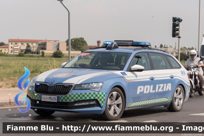 Skoda Superb Wagon III serie restyle
Polizia di Stato
Polizia Stradale
POLIZIA M6406
Auto 10
In scorta alla Mille Miglia 2022
Parole chiave: Skoda Superb_Wagon_IIIserie_restyle POLIZIAM6406