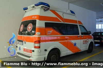 Volkswagen Transporter T5 restyle
Croce Bianca Merano (BZ)
Weisses Kreuz Meran
Allestita Ambulanz Mobile - Hornis Blue
WK 204 - 698
PC ZS 0JN
Parole chiave: Volkswagen Transporter_T5_restyle PCZS0JN