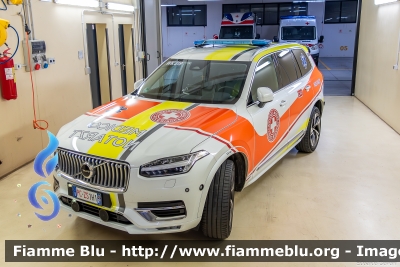 Volvo XC90 II serie restyle
Croce Bianca Merano (BZ)
Weisses Kreuz Meran
Allestita Ambulanz Mobile
WK 219
PC ZS 1H1
Parole chiave: Volvo XC90_IIserie_restyle PCZS1H1