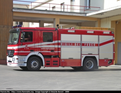 Mercedes-Benz Actros 1841 II serie
Vigili del Fuoco
Comando Provinciale di Pescara
VF 24506
Parole chiave: Mercedes-Benz Actros_1841_IIserie VF24506