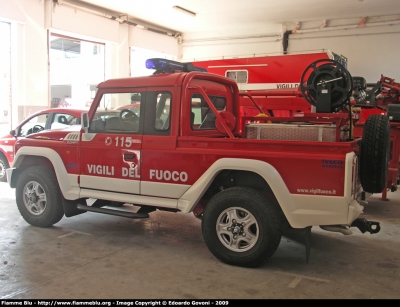 Iveco Massif
Vigili del Fuoco
Comando Provinciale di Pescara
VF 25468
Parole chiave: Iveco Massif VF25468