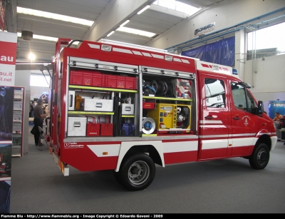 Mercedes-Benz Sprinter 4x4 III Serie
Vigili del Fuoco
Distretto di Riva del Garda
Corpo Volontario di Dro (TN)
AutoPompaSerbatoio allestimento Kofler Fahrzeugbau
VF 3E8 TN
Parole chiave: Mercedes-Benz Sprinter_4x4_IIIserie VF3E8TN Reas_2009