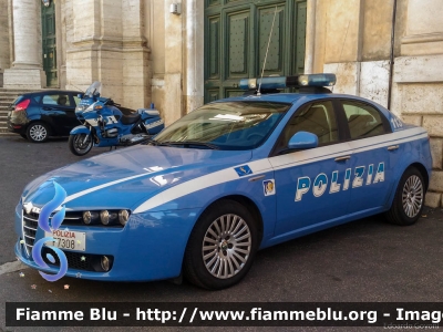 Alfa Romeo 159
Polizia di Stato
Polizia Stradale
POLIZIA F7308
Parole chiave: Alfa-Romeo 159 POLIZIAF7308