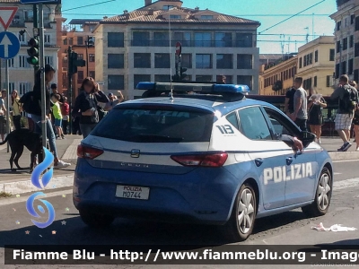 Seat Leon III serie
Polizia di Stato
Squadra Volante 
Allestimento NCT Nuova Carrozzeria Torinese
Decorazione Grafica Artlantis
POLIZIA M0774
Parole chiave: Seat Leon_IIIserie POLIZIAM0774