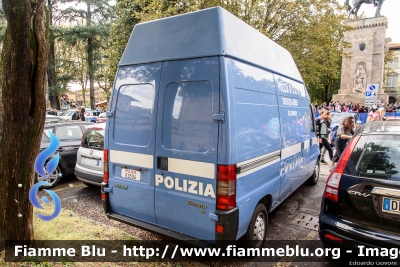 Fiat Ducato Maxi II serie
Polizia di Stato
Servizio Aereo
Elivideo
POLIZIA E3354
Parole chiave: Fiat Ducato_Maxi_IIserie POLIZIAE3354