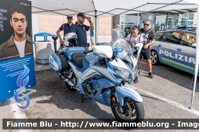 Yamaha FJR 1300 II serie
Polizia di Stato
Polizia Stradale
Allestimento Elevox
POLIZIA G3139
Parole chiave: Yamaha FJR1300_IIserie POLIZIAG3139