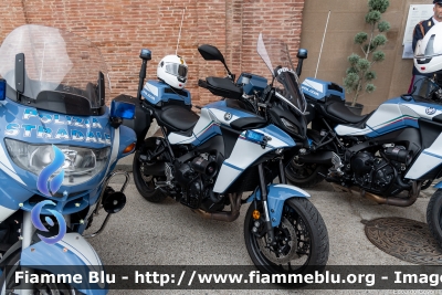 Yamaha Tracer 9
Polizia di Stato
Squadra Volante
POLIZIA G3370
Parole chiave: Yamaha Tracer_9 POLIZIA G3370 Festa_della_Polizia_2023