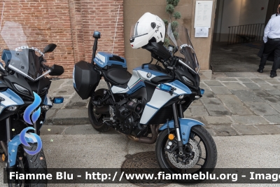 Yamaha Tracer 9
Polizia di Stato
Squadra Volante
POLIZIA G3371
Parole chiave: Yamaha Tracer_9 POLIZIA G3371 Festa_della_Polizia_2023