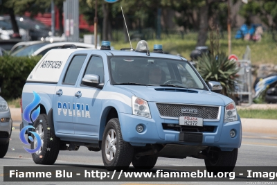 Isuzu D-Max I serie restyle
Polizia di Stato
Artificieri
Allestito Maritan
POLIZIA H2972
Parole chiave: Isuzu D-Max_Iserie_restyle POLIZIAH2972