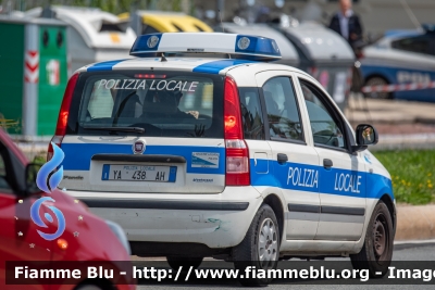 Fiat Nuova Panda I serie
Polizia Locale Genova
Codice Automezzo: A32
Allestimento Ciabilli
POLIZIA LOCALE YA 438 AH
Parole chiave: Fiat Nuova_Panda_Iserie POLIZIALOCALEYA438AH