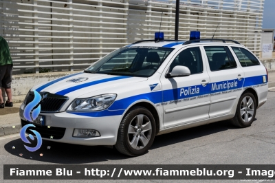 Skoda Octavia II serie
Polizia Municipale
Bellaria - Igea Marina (RN)
POLIZIA LOCALE YA 579 AE
Parole chiave: Skoda Octavia_IIserie POLIZIALOCALEYA579AE Air_Show_2018